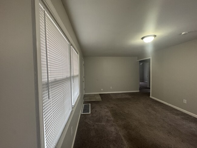 Building Photo - 6744 Bellefontaine Ave