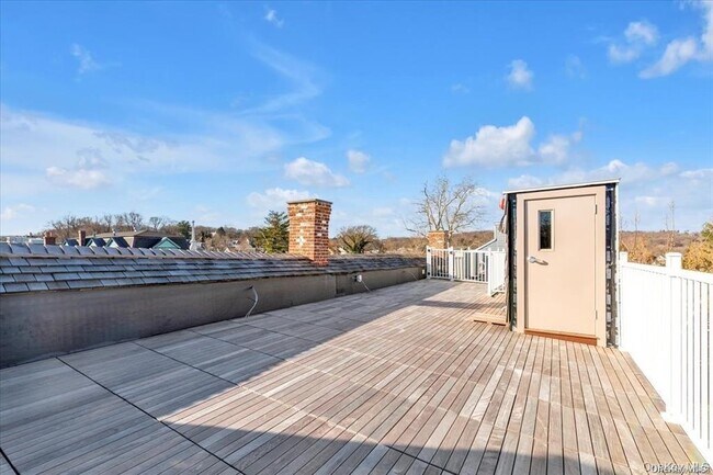 Building Photo - 108 South St