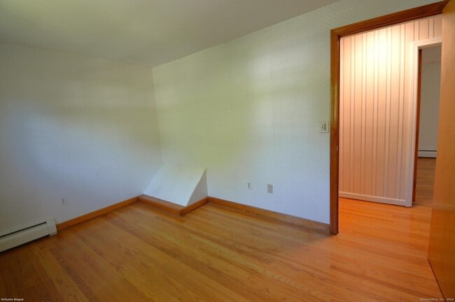 Building Photo - 18 Overbrook Rd