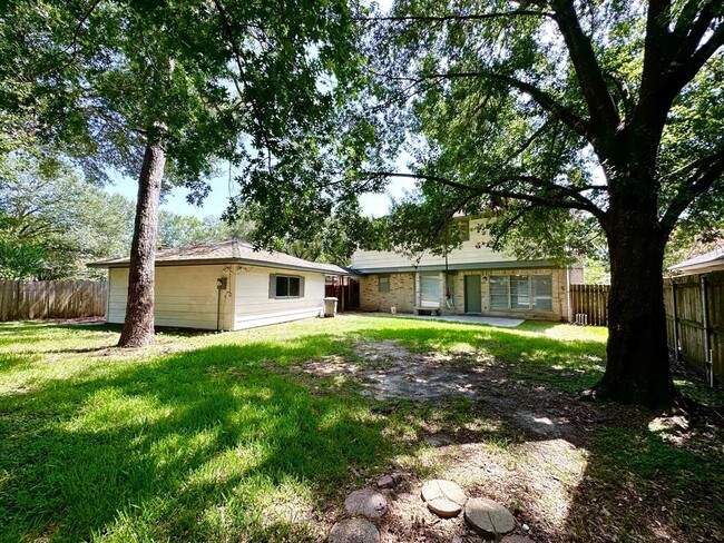 Building Photo - 17310 Seven Pines Dr