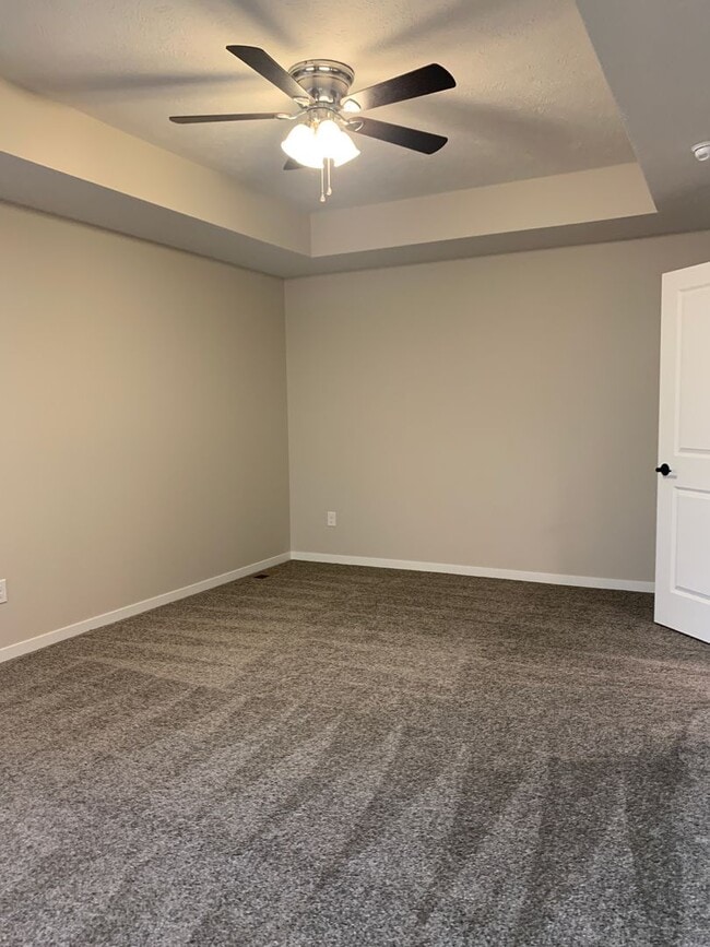 Building Photo - Spacious 2-Story with 3 bedrooms/2.5 bathrooms off N 27th and I-80