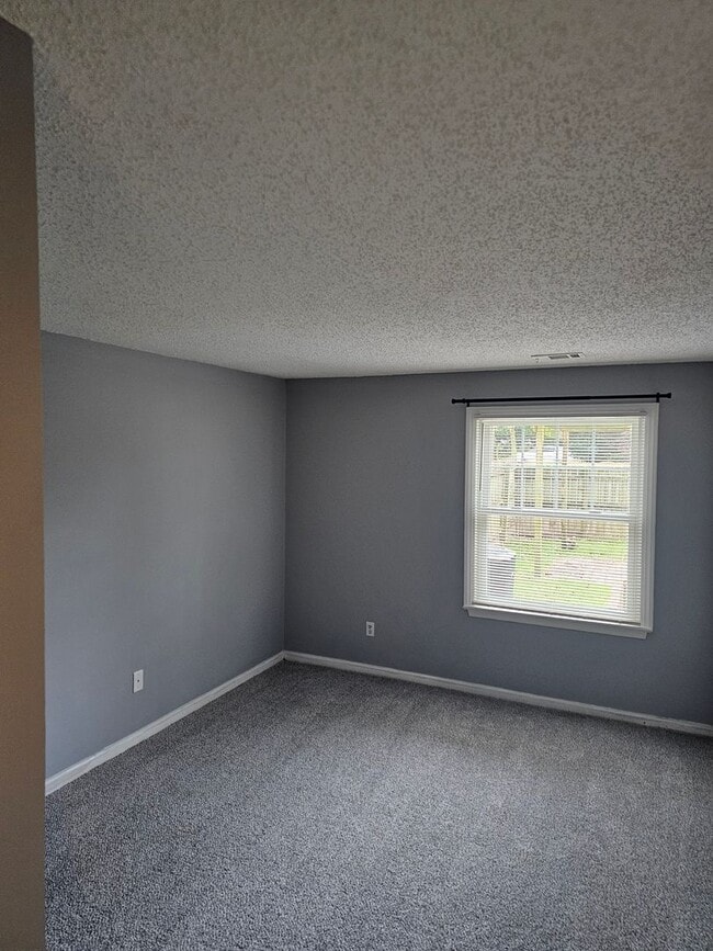 Building Photo - 1207 Haig Cir