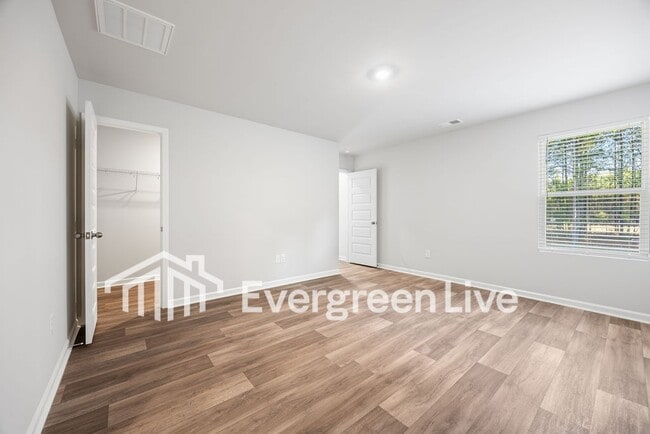 Building Photo - 1707 King Oaks Lp