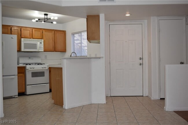 Building Photo - 4555 E Sahara Ave