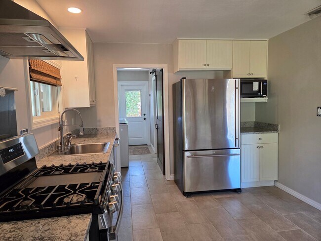 Building Photo - Historic Folsom 2 Bdrm, 1 Bath