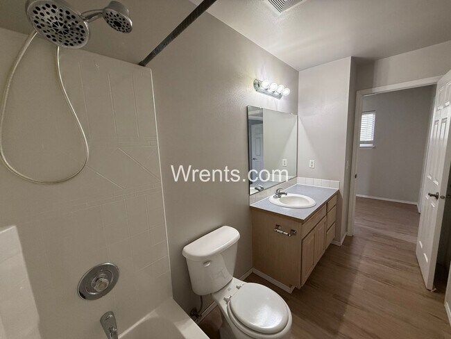 Building Photo - 1008-1010 E. Ermina