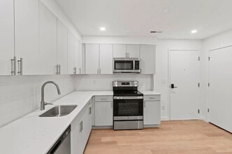 Building Photo - 211 Caledon Ct