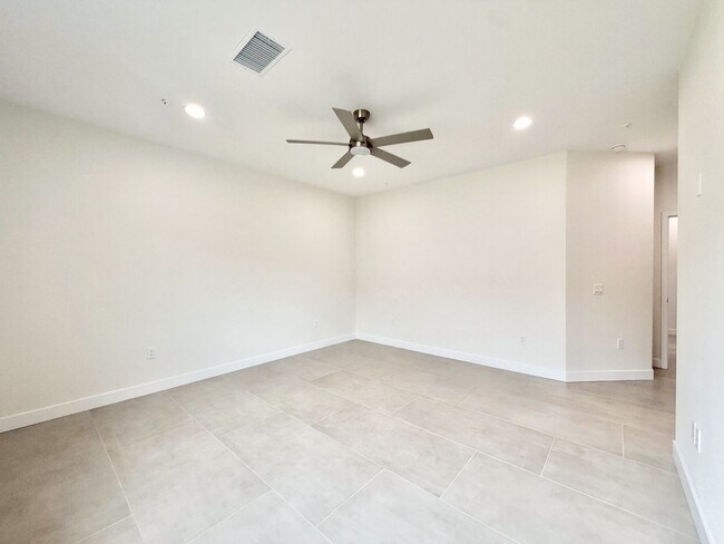 Building Photo - AVAILABLE NOW!! Beautiful 4 Bedroom 3 Bathroom Home in Cathedral City
