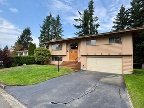 Building Photo - Bellevue Home