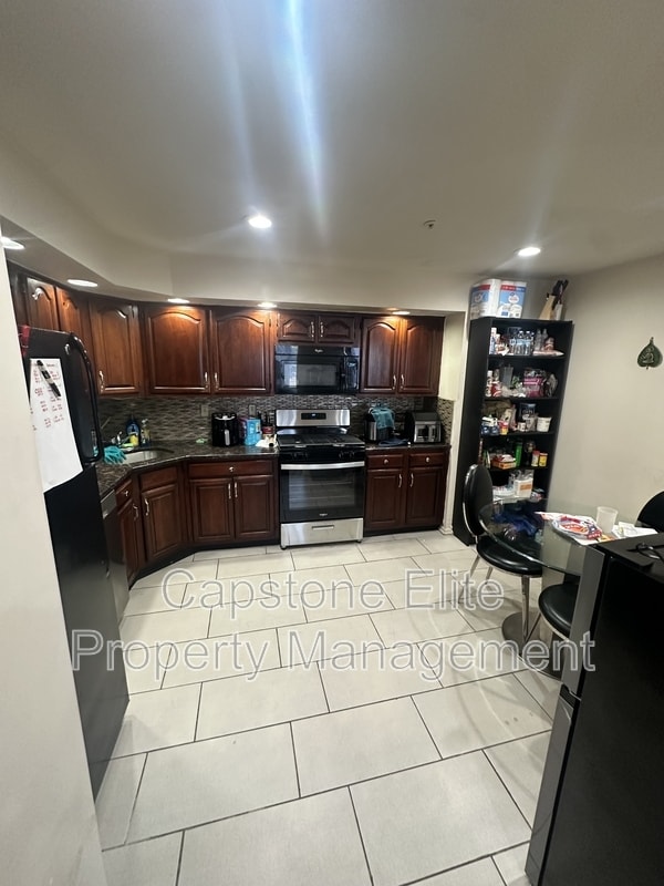 Building Photo - 67 Vaughan Dr