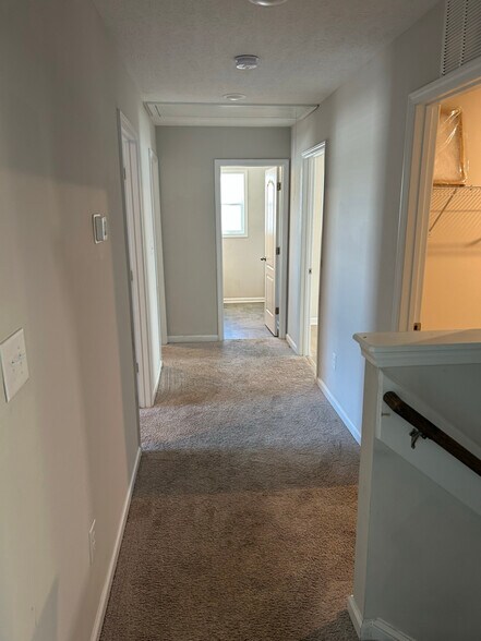 Building Photo - 512 Loom Dr