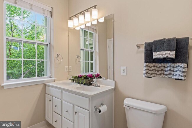 Building Photo - 1831 Cedar Cove Way