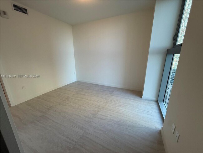 Building Photo - 77 SE 5th St