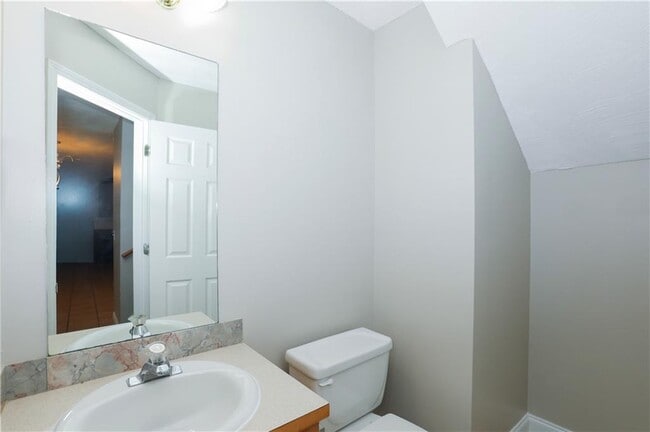 Building Photo - 303 Brookside Way