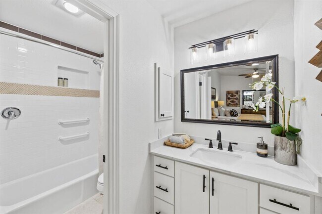 Building Photo - 8346 Summerwood Dr