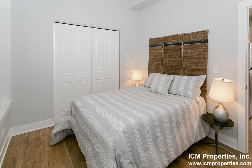 Building Photo - 2121 N Sedgwick St