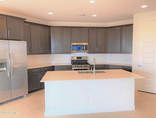 Building Photo - 9426 W Devonshire Ave