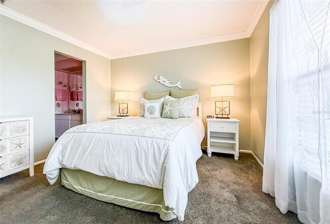 Building Photo - 815 Montrose Dr