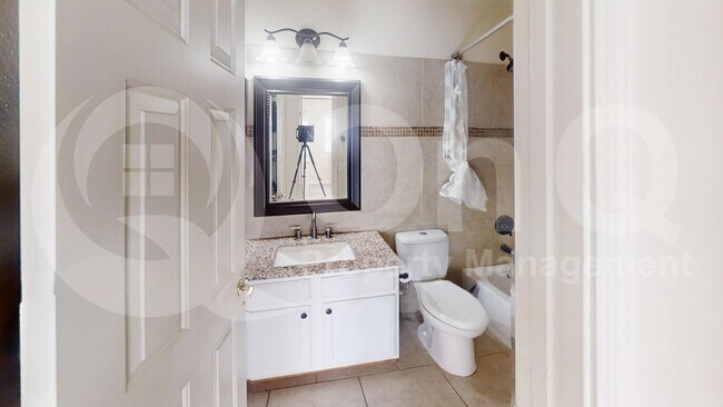 Building Photo - 795 S Camellia Dr