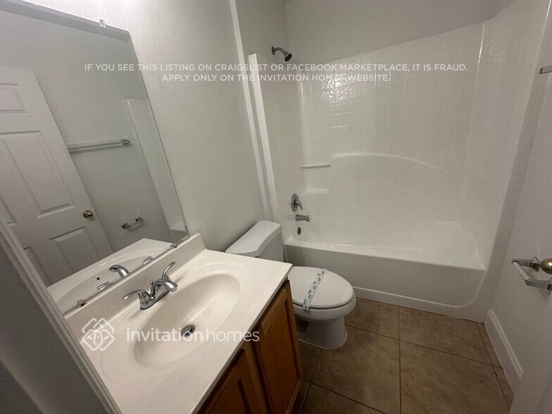 Building Photo - 4633 Willamette Cir