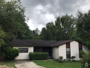 Building Photo - 4x2 large home for rent!
