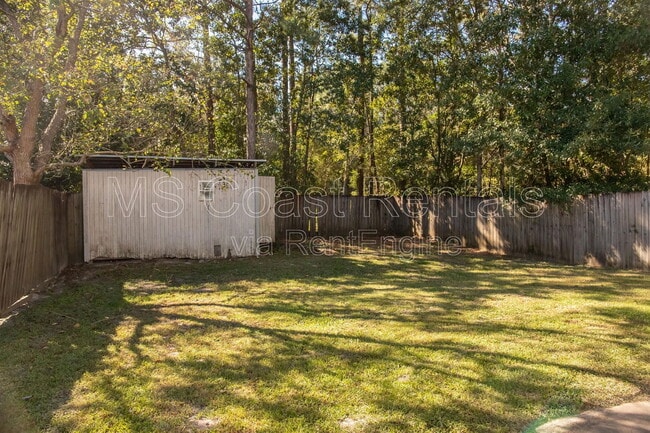 Building Photo - 10545 Bay Tree Dr