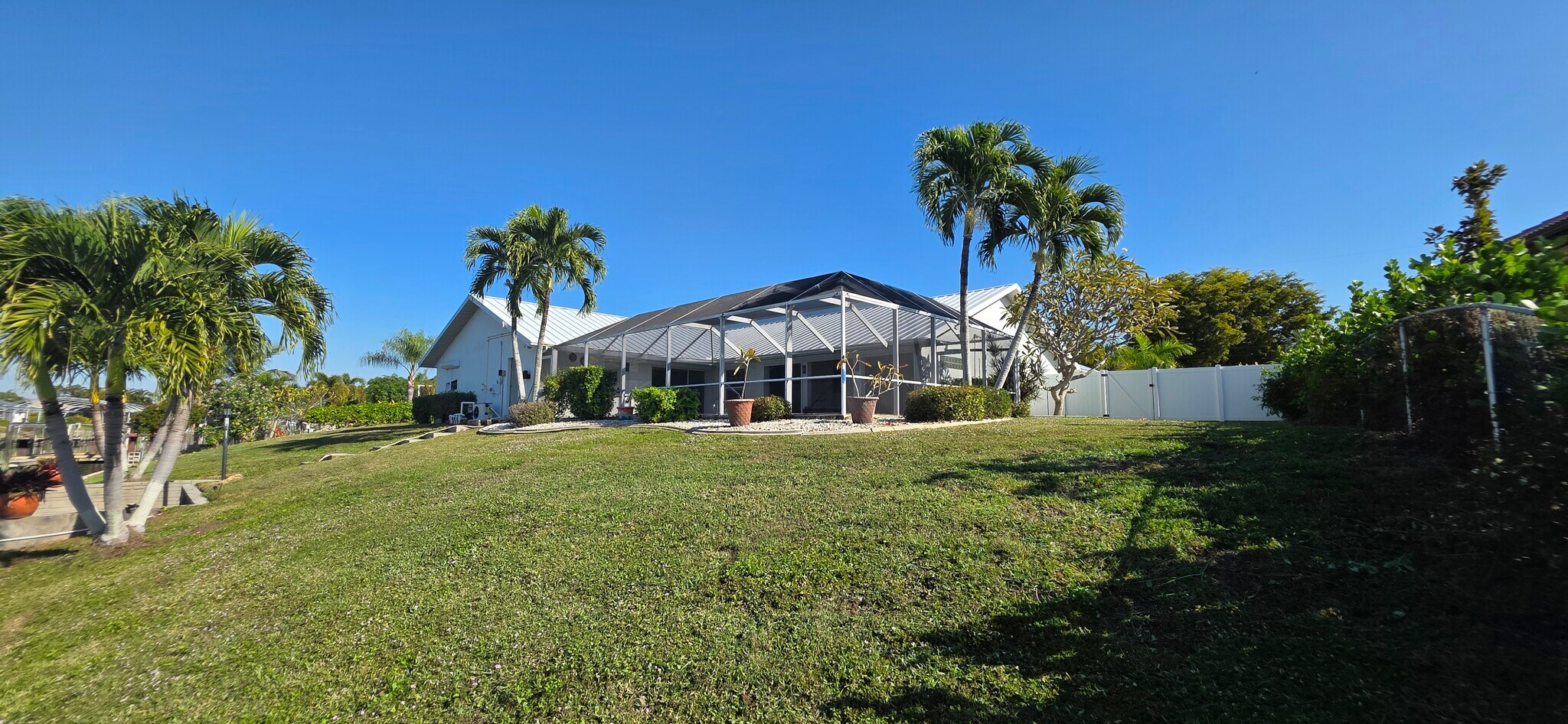 Building Photo - 3520 SE 10th Pl