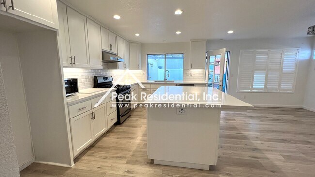 Building Photo - 8943 Cypress View Way