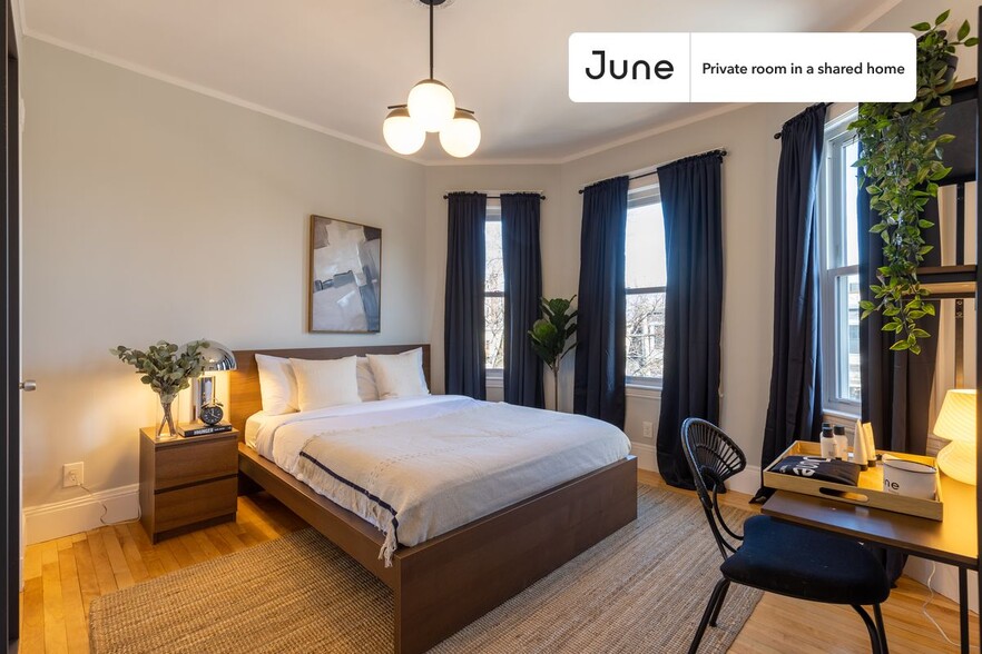 Primary Photo - Private bedroom in 4 bed/2 bath Home