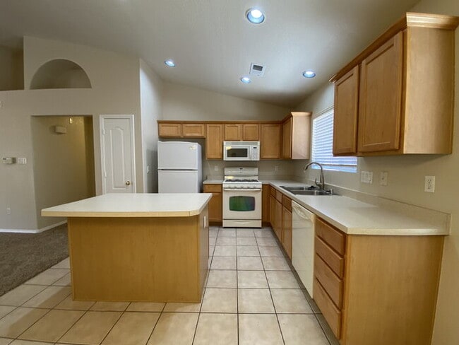 Building Photo - 4BR in Cabezon Subdivision