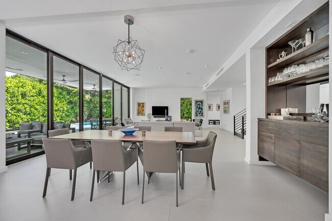 Building Photo - 5921 SW 87th St