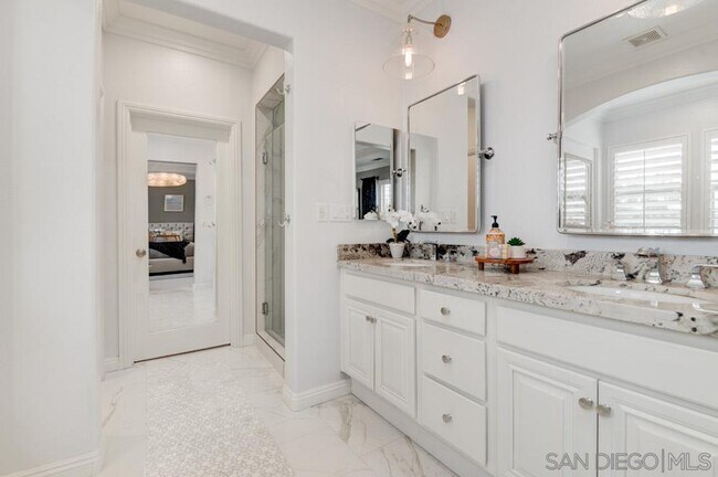 Building Photo - 15677 Via Montecristo
