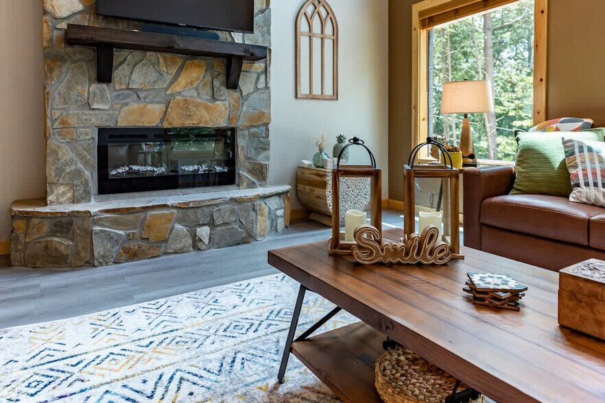 Building Photo - 43 Medina Ct