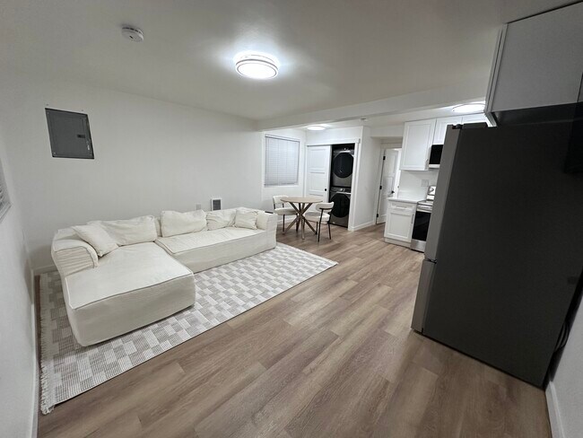 Building Photo - 1747 NE 147th St