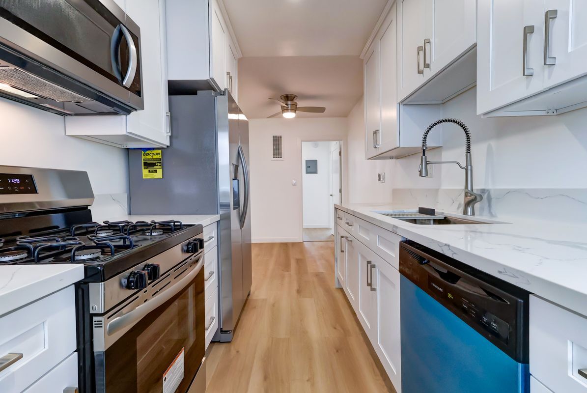Building Photo - 6065 Pickford Pl