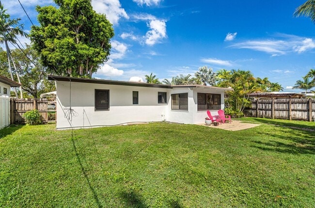 Building Photo - 1430 NE 16th Ave