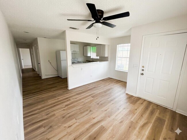 Building Photo - 605 Drexel St