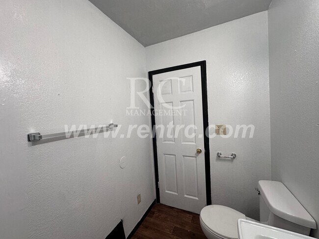 Building Photo - 1203 Cleveland-