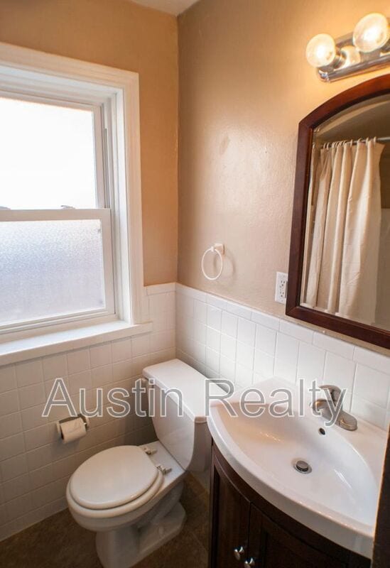 Building Photo - 1035 Claytonia Terrace