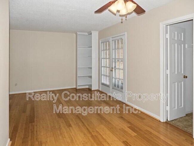 Building Photo - 4610 Lawndale Dr