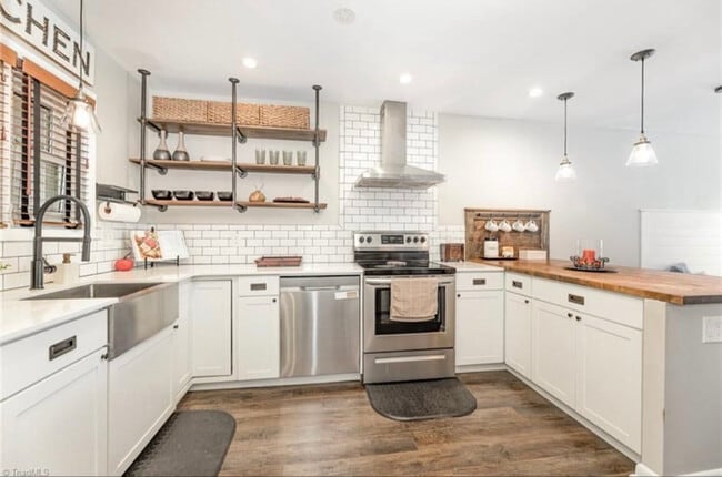 Building Photo - 1074 Hickory Glen Rd