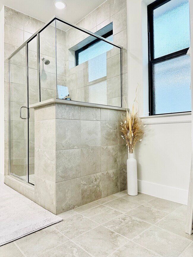 Building Photo - 512 Secretariat Dr