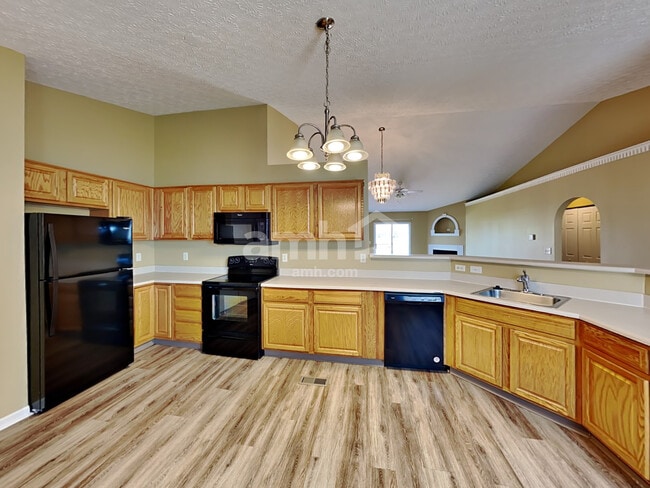 Building Photo - 5272 Gobel Dr