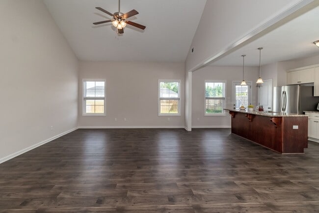Building Photo - Like New, 4/2, Ranch Home In Grovetown!