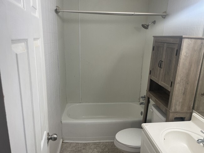 Building Photo - 683 Rothell Rd