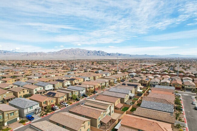 Building Photo - 10971 Meridian Flds Ave