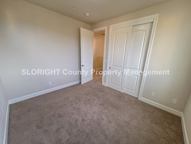 Building Photo - AVAILABLE NOW - Beautiful Home with Views in Toscano Neighborhood - 3 Bed / 2.5 Bath