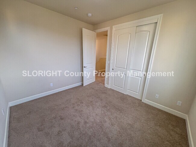 Building Photo - LEASE PENDING- Beautiful Home with Views in Toscano Neighborhood - 3 Bed / 2.5 Bath