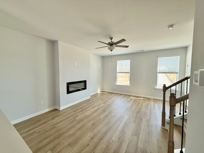 Building Photo - 206 Daybreak Ln