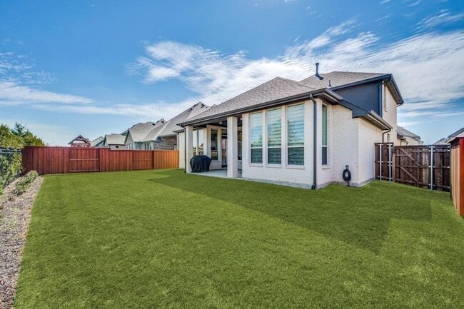 Building Photo - 3970 Sweet Clover Dr